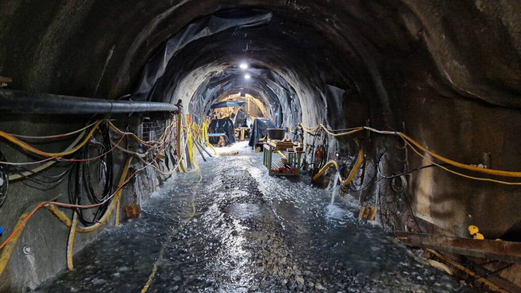 Innsbrucker Wasser für Generationen 1 IKB Alpe Pipe Systems 2023_IKB_Topthemen_Erhalt-Infrastruktur_Trinkwasserstollen (4)