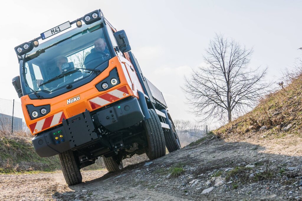Hako_Kommunaltechnik_Multicar M41_Schrägfahrt web