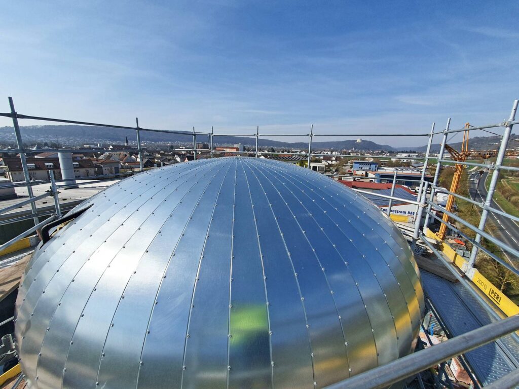 Heizwerk Kelheim Dach Pufferspeicher