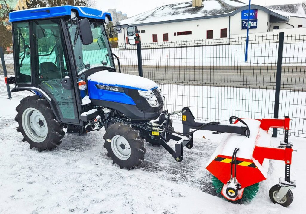 Solis Tractor in Ice3