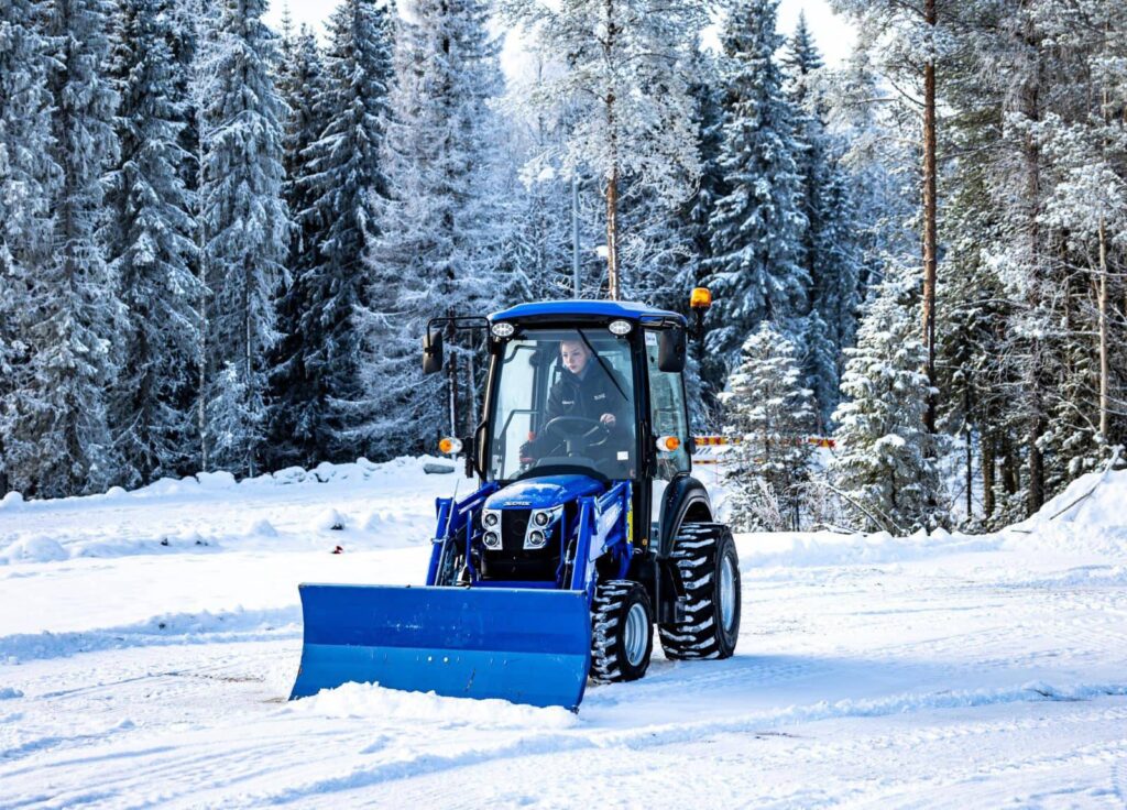 Solis Tractor in Ice5 1 e1768829111983