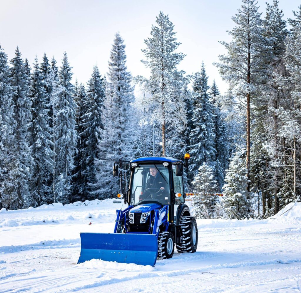Solis Tractor in Ice5