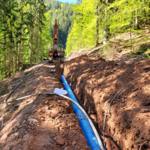 Bis zu 15 Baustellen waren in der intensivsten Bauzeit gleichzeitig aktiv. Wasserleitung, Jenesien