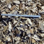 An die Marktsituation angepasst: Da Hackschnitzel derzeit eine bessere Verfügbarkeit und einen stabileren Preis aufweisen, entwickelte Burkhardt einen mit Hackschnitzel betriebenen Holzvergaser. Hackschnitzel als Brennstoff für neuen Vergaser