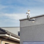 Die Wetterstation liefert Daten an den Müllroboter: Bei Nässe und Schnee kann die Entsorgung dank Allwetter-Bereifung fortgesetzt werden, bei extremen Wetterverhältnissen wird diese gestoppt. Wetterstation_c_Brantner