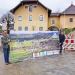 Ebenaus Bürgermeister Johannes Fürstaller (li.) und TRM-Vertriebsmanager Igor Roblek (re.) bei der bald abgeschlossenen Baustelle vor dem Gemeindeamt. Trinkwasserversorgung Ebenau