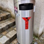 Dank des Edelstahl-Pflegesprays lassen sich Aufkleber besonders leicht entfernen. Abfallhai Melk