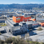 Seit 2016 produziert ein BHKW wertvollen Strom aus erneuerbarer Energie für den schweizerischen Chips-Produzenten Zweifel. Zweifel Pomy