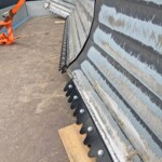 Der neue von Zaugg konstruierte Eiskratzer Schild mit gezackter Verschleissschiene